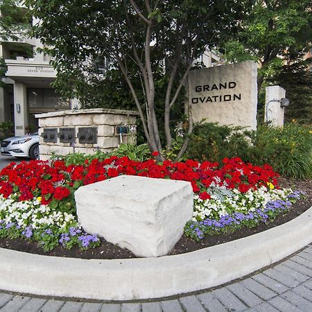 Maplewood Suites - Square One Миссиссага Экстерьер фото