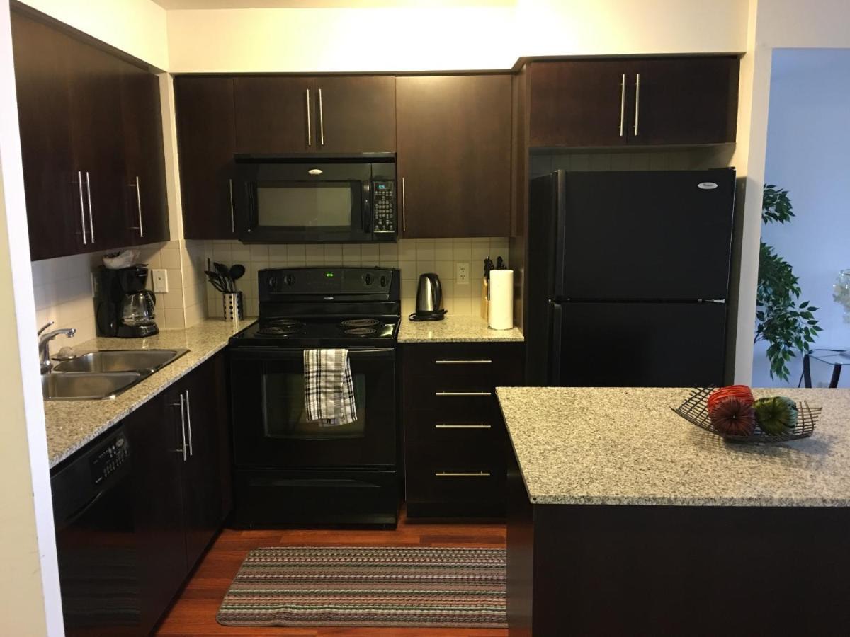Maplewood Suites - Square One Миссиссага Экстерьер фото