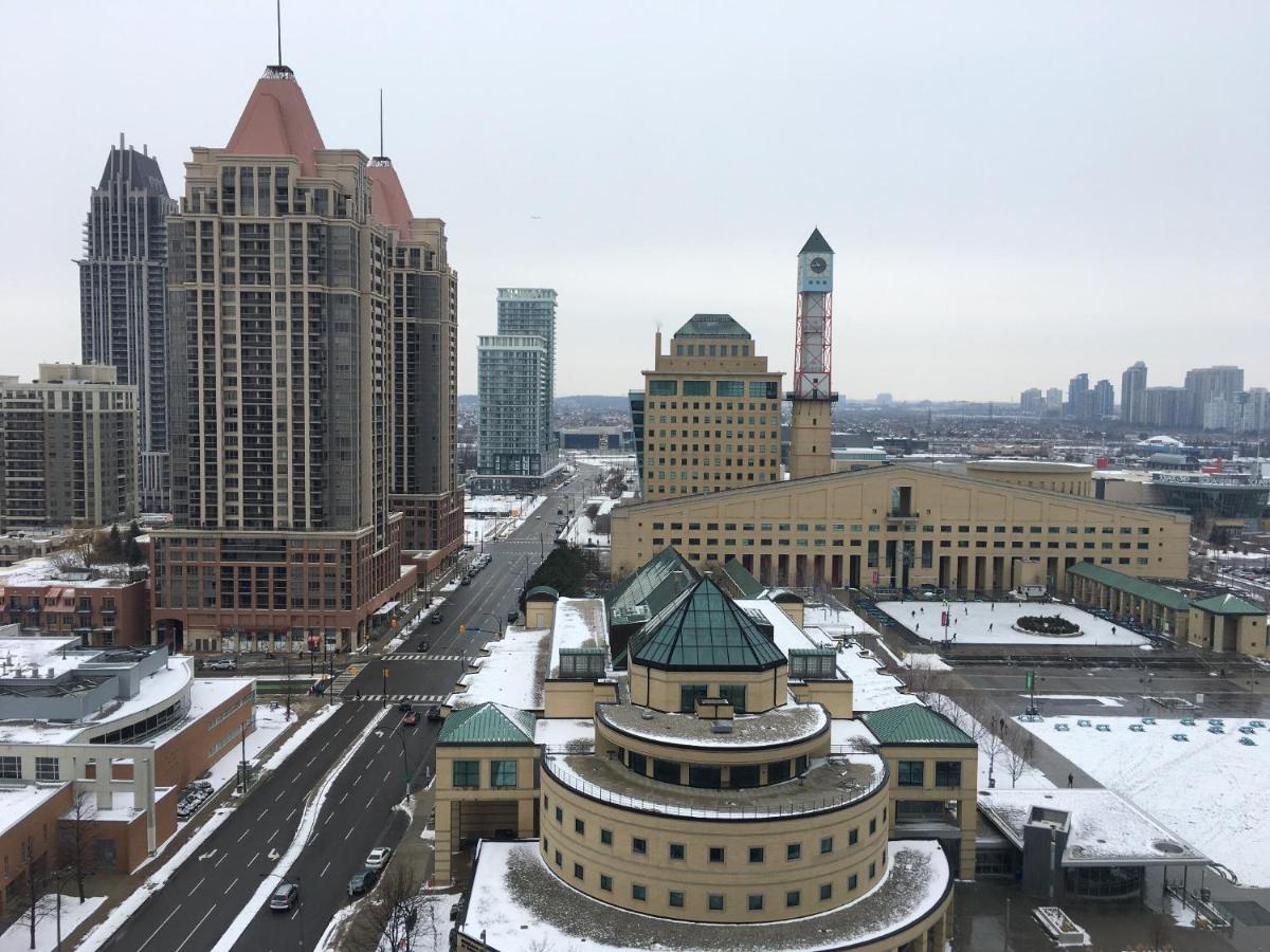 Maplewood Suites - Square One Миссиссага Экстерьер фото
