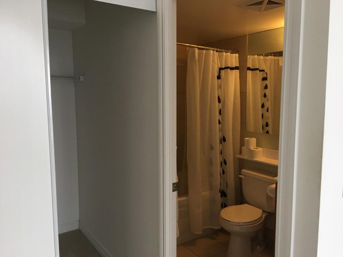 Maplewood Suites - Square One Миссиссага Экстерьер фото