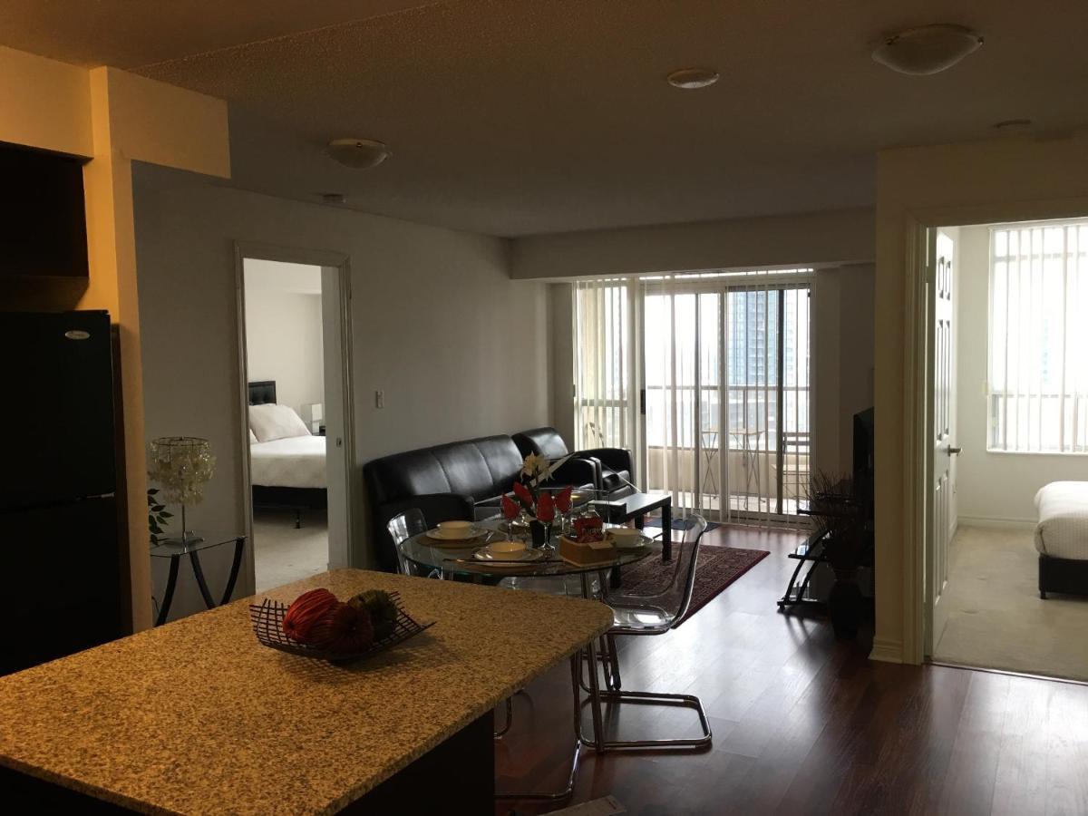 Maplewood Suites - Square One Миссиссага Экстерьер фото