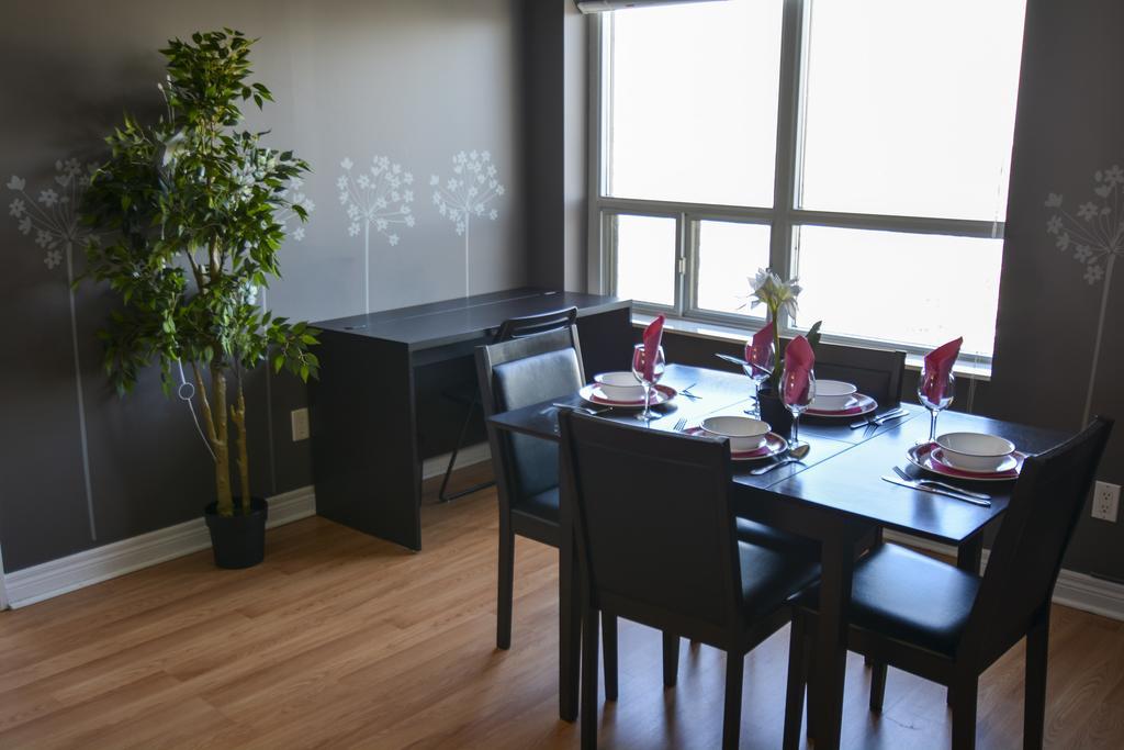 Maplewood Suites - Square One Миссиссага Номер фото