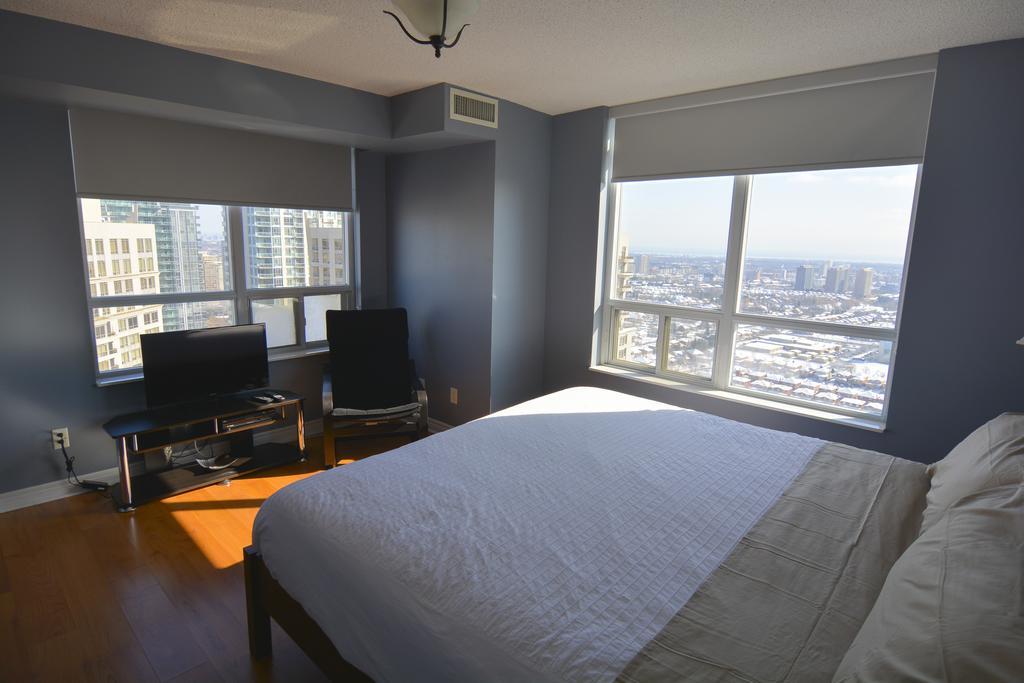 Maplewood Suites - Square One Миссиссага Номер фото
