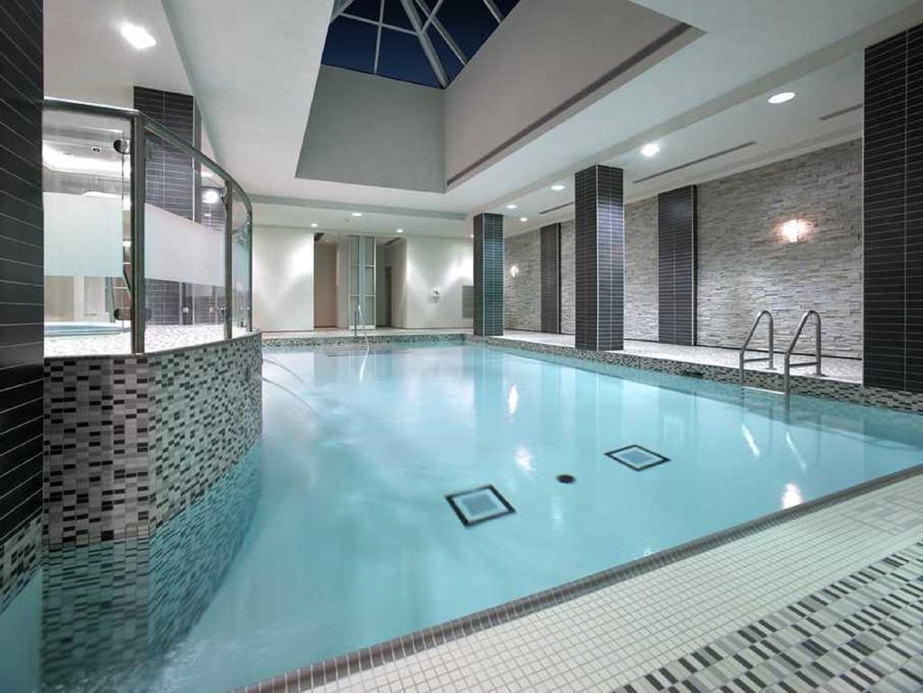 Maplewood Suites - Square One Миссиссага Экстерьер фото
