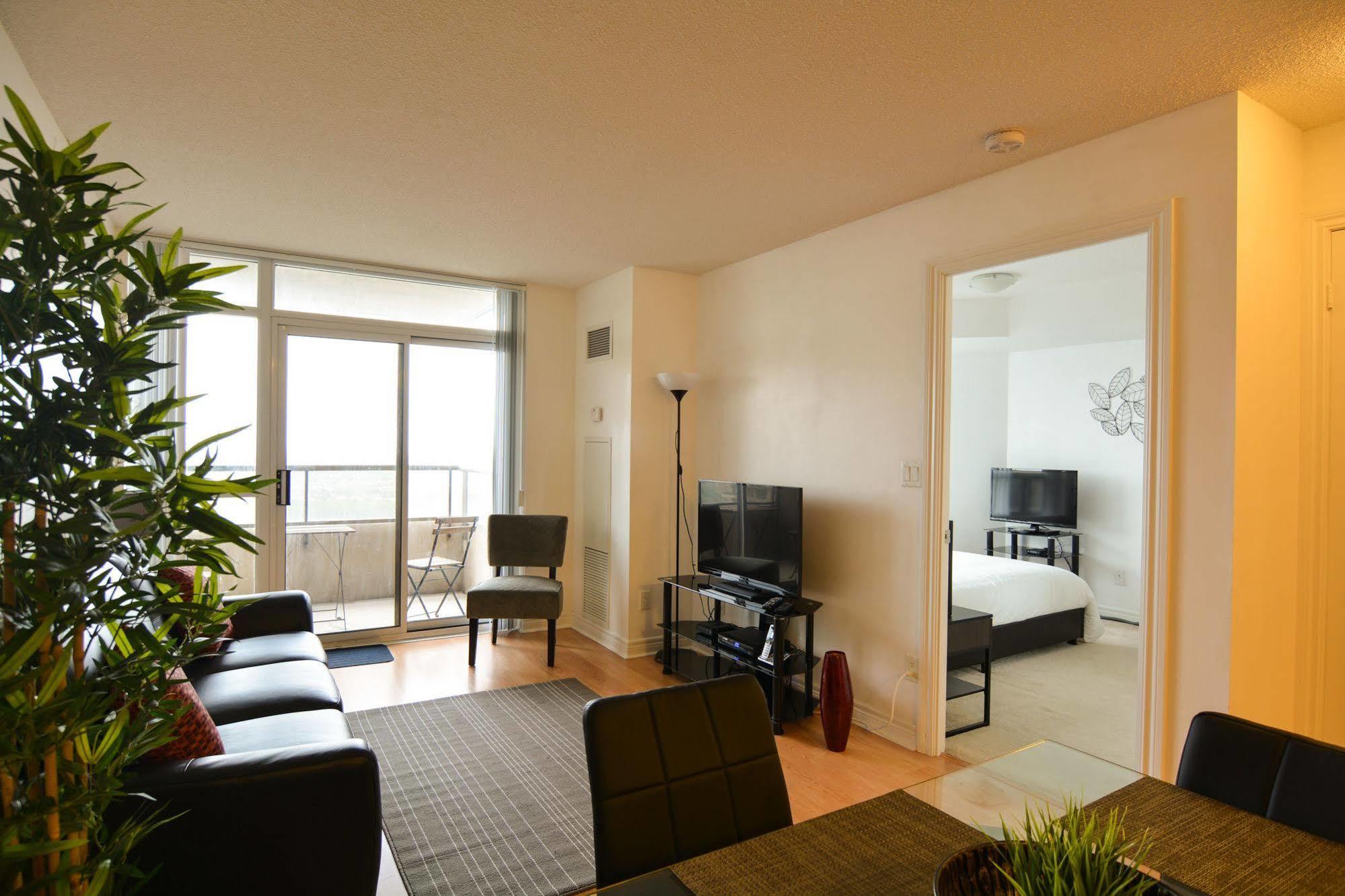 Maplewood Suites - Square One Миссиссага Экстерьер фото