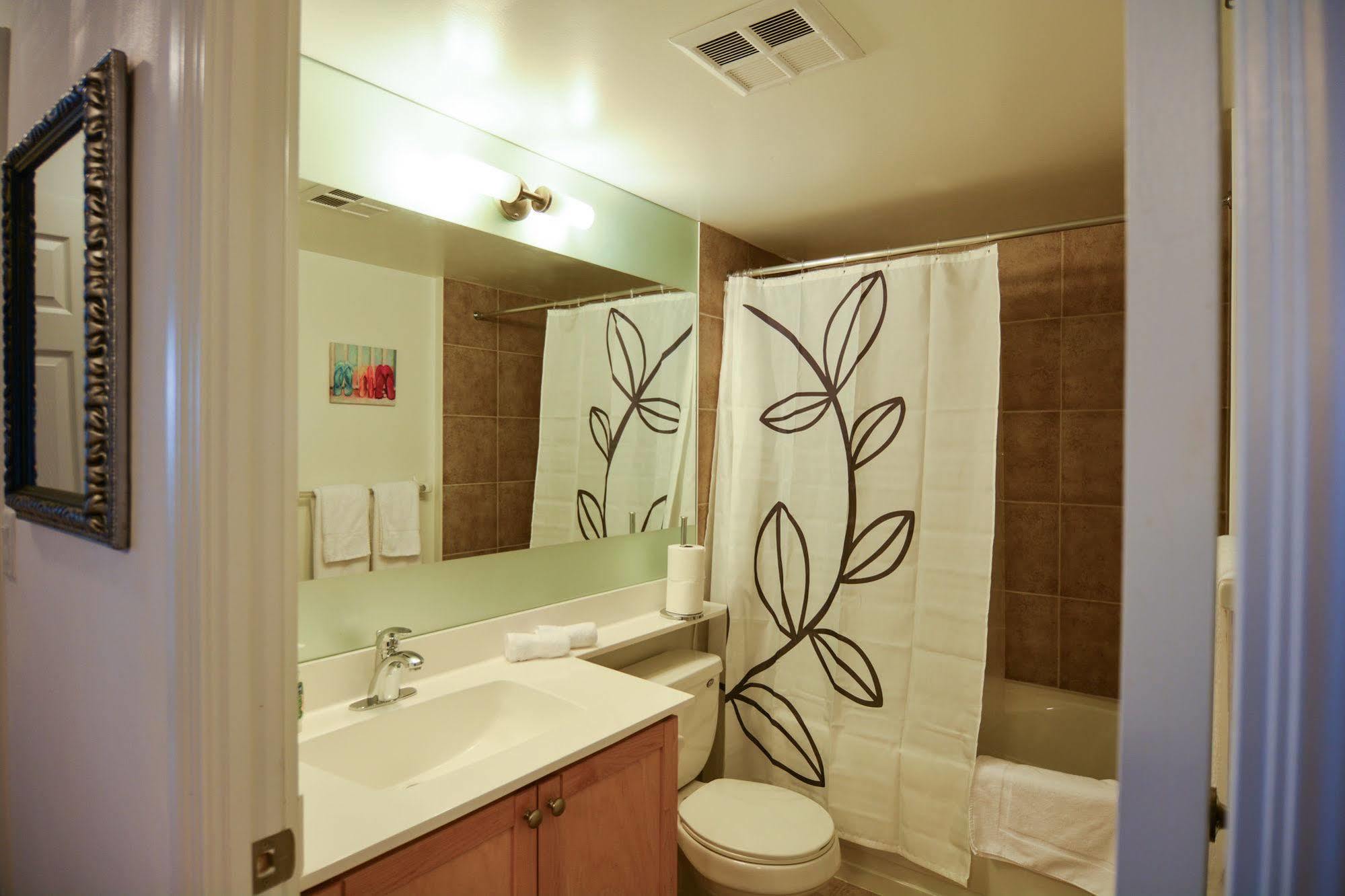 Maplewood Suites - Square One Миссиссага Экстерьер фото